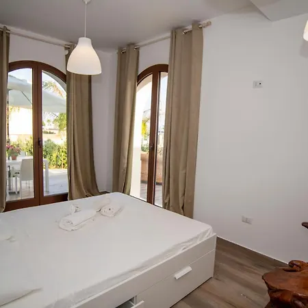 Giardini Sul Mare - *